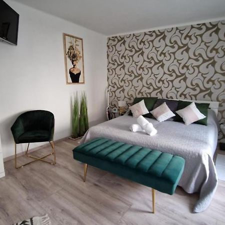 Anida Holiday Home โชพรอน ภายนอก รูปภาพ