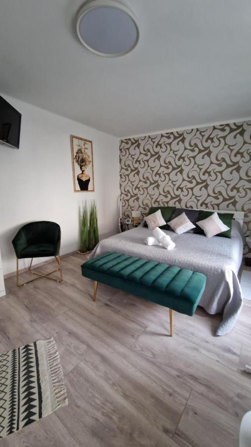 Anida Holiday Home โชพรอน ภายนอก รูปภาพ